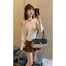 批发档口上新 2026春季新款女装斜肩<b class='q'>露肩</b>修身短款针织衫长袖套头毛衣