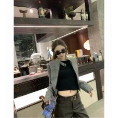 批发档口上新 2026年秋季新款女装灰色花灰肌理短款<b class='q'>外套</b>修身长袖开衫