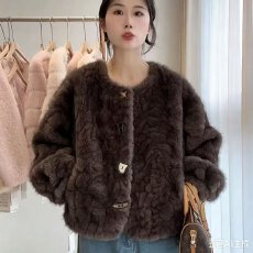 批发档口上新 2026年秋季新款女装宽松落肩圆领长袖短款保暖<b class='q'>外套</b>百搭