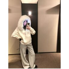 批发档口上新 2026秋冬新款女装连帽拉链针织开衫宽松短款长袖<b class='q'>外套</b>