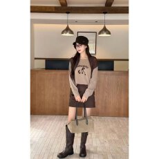 批发档口上新 2026春秋新款女装宽松落肩圆领<b class='q'>卫衣</b>高腰A字短裙两件套