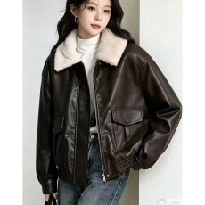 批发档口上新2026年<b class='q'>秋</b>冬新款女装宽松落肩毛领撞色短款机车皮夹克外套