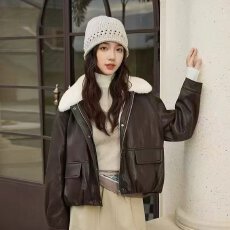 批发档口上新2026年<b class='q'>秋</b>冬新款女装复古拼接毛领加绒加厚皮夹克外套短款