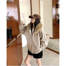 批发档口上新 2026年秋<b class='q'>冬</b>新款女装宽松落肩连帽毛领条纹针织开衫外套