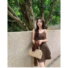批发档口上新 2026年夏季新款女装格纹吊带<b class='q'>连衣裙</b>收腰A字摆短裙百搭