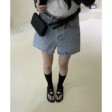 批发极简气质高级感显瘦百搭<b class='q'>牛仔</b><b class='q'>短裤</b>