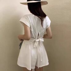 批发韩国夏季设计感小众气质后开叉绑带短袖T恤上衣+抽绳<b class='q'>短裤</b>两件套