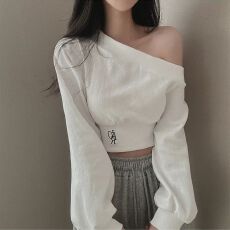 批发韩版小众<b class='q'>个性</b>不规则斜领露肩收腰显瘦百搭短款长袖卫衣女