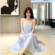 批发法式撞色蕾丝<b class='q'>吊带</b>百褶连衣裙2026夏宽松显瘦<b class='q'>长款</b>度假慵懒风百搭