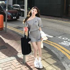 批发韩系减龄休闲运动套装女夏季时尚韩版显瘦一字斜肩短袖短裙两件套
