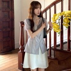 批发韩系新款温柔甜美修身设计百搭<b class='q'>白色</b>泡泡袖<b class='q'>衬衫</b>短袖上衣女