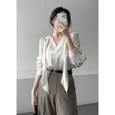 批发chic 韩版 轻奢 个性飘带 V领衬衫