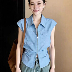 批发小飞袖衬衫女夏季款都市<b class='q'>通勤</b>风打褶收腰设计翻领衬衣