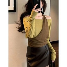 批发撞色脖假拼接两件打底2026设计秋<b class='q'>冬</b>早秋一字辣妹长袖上衣T恤