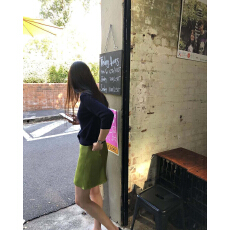 批发重磅进口三醋酸短裙 果绿缎面光泽感松紧腰斜裁A字鱼尾<b class='q'>迷你裙</b>