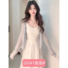 批发2026夏日新品两件套学院风温柔初恋感吊带裙搭配百搭防晒开衫女生