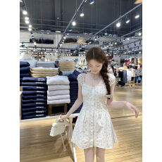 批发CallmeEar//白茶初恋蕾丝拼接收腰<b class='q'>连衣裙</b>/<b class='q'>提花</b>木耳边上衣夏