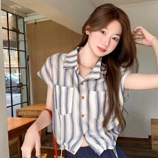 批发撞色条纹Polo领短袖<b class='q'>衬衫</b>女2026夏季新款宽松百搭<b class='q'>气质</b>开衫短款上衣