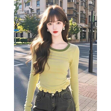 批发秋<b class='q'>冬</b>独特别致木耳边修身短款打底衫女内搭设计感小众长袖绝美上衣