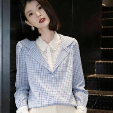 批发<b class='q'>韩版</b>时尚蓝色格纹蕾丝翻领衬衫长袖女2026春季新款假两件拼接上衣