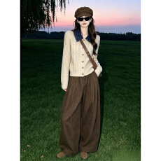 批发自留款推荐~复古牛仔领假两件针织开衫女秋冬新款高级感通勤毛衣