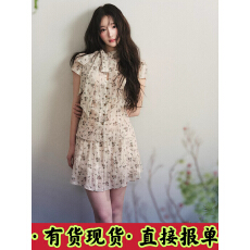 批发1P STUDIO 米杏色碎花<b class='q'>雪纺</b>套装女夏蝴蝶结绑带上衣百褶短裙<b class='q'>两件套</b>