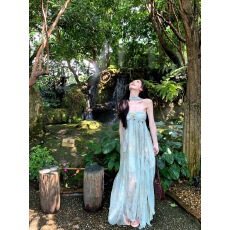 批发一颗甜桃yikett清酒仲夏间夏季抹胸度假风碎花连衣裙女连身裙
