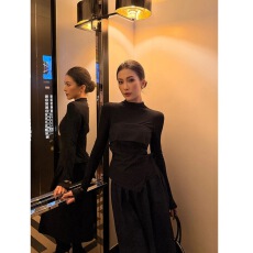 批发女士休闲<b class='q'>时尚</b>气质通勤风秋季拼接半高领上衣＋显瘦A字半身裙套装