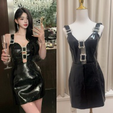 批发LOCK KK钻扣装饰黑色皮纹<b class='q'>连衣裙</b>女镂空设计性感显瘦包臀短裙