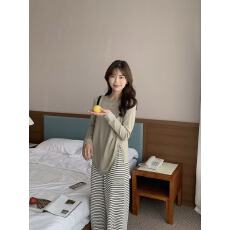 批发松弛感拉满｜韩系不规则下摆针织衫 早秋侧边抽褶<b class='q'>长袖</b><b class='q'>打底衫</b>