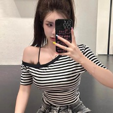 批发230克冰丝罗纹 辣妹斜肩短袖上衣女设计感夏季纯色露肩百搭<b class='q'>t</b><b class='q'>恤</b>