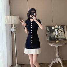 批发圆领短袖<b class='q'>黑白</b>拼接冰丝针织连衣短裙