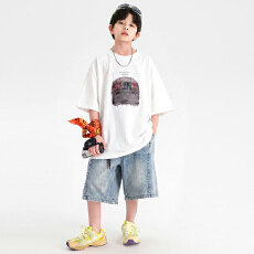 批发<b class='q'>男</b><b class='q'>童</b>夏装套装洋气中大童白色短袖<b class='q'>T</b><b class='q'>恤</b>+浅蓝牛仔短裤痞帅两件套
