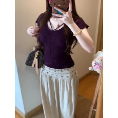 批发实拍实价 韩版通勤坑条针织短袖<b class='q'>修身</b>显瘦纯欲辣妹设计感V领上衣女