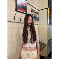 批发蕾丝花边拼接深V领显瘦碎花绑带修身显瘦<b class='q'>中袖</b>上衣女