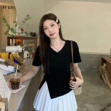 批发设计感V领正肩短袖T恤女2026<b class='q'>夏</b>季大码显瘦遮肚子不规则纯欲上衣女
