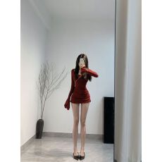批发网红2026春秋喇叭袖褶皱性感<b class='q'>打底衫</b><b class='q'>中长款</b>女设计感修身显瘦上衣