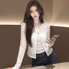 批发杏色蕾丝花边长袖针织开衫女早春季纯欲风性感吊带内搭<b class='q'>两件套</b>上衣