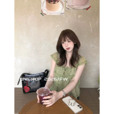 批发度假风绿色<b class='q'>蕾丝</b>荷叶边小飞袖雪纺衬衫女夏季高级感别致绝美上衣潮