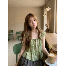 批发度假风绿色<b class='q'>蕾丝</b>荷叶边小飞袖雪纺衬衫女夏季高级感别致绝美上衣潮