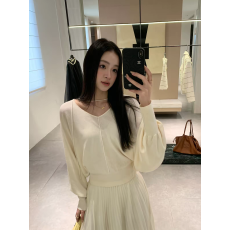 批发v领蝙蝠袖针织衫女早秋季法式收腰显瘦气质纯欲内搭打底<b class='q'>长袖</b>上衣