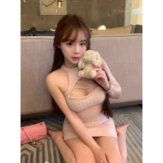 批发纯欲辣妹设计感无袖针织挂脖<b class='q'>连衣裙</b>女秋冬性感镂空收腰包臀<b class='q'>打底裙</b>