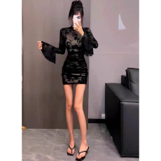 批发纯欲辣妹喇叭袖蕾丝连衣裙女冬季新款设计感修身<b class='q'>显瘦</b>皱褶包臀短裙