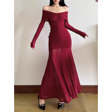批发韩式慵懒风一字肩连衣裙女2026年春季收腰显瘦性感设计感褶皱长裙