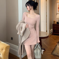 批发纯欲性感甜美辣妹U领长袖针织<b class='q'>连衣裙</b>女秋冬内搭收腰A字包臀短裙子