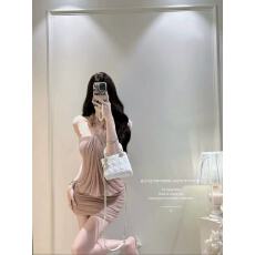 批发生日<b class='q'>小礼服</b>夏季新款欲风挂脖连衣裙女褶皱收腰显瘦包臀短裙性感裙