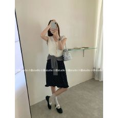 批发26高级感v领冰丝短袖针织开衫女夏季设计感镂空宽松正肩上衣