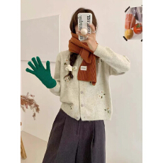 批发2026秋冬新款圆领针织衫短款刺绣绣花毛衣开衫韩系甜美女装上衣