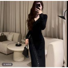 批发秋冬气质轻奢闪钻V领长袖高级感收腰显高显瘦黑色开叉<b class='q'>连衣裙</b>