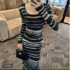 批发设计感墨韵银灰渐变条纹修身<b class='q'>连衣裙</b>早秋收腰显瘦<b class='q'>连衣裙</b>
